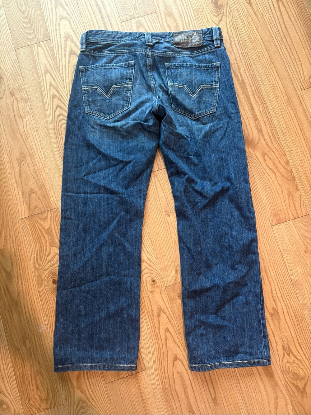 Diesel Classic Straight Leg Blue Denim Jeans - Picture 4 of 5